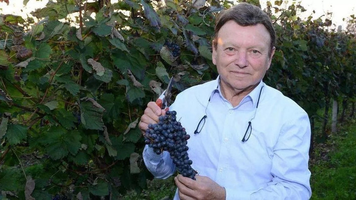 Ông Piero Pittaro từng nói với các nhân viên của mình rằng sẽ giao công ty cho họ, nhưng họ nghĩ ông chỉ đùa. (Ảnh: Newsflash)