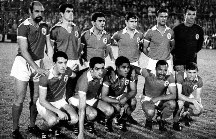 2. Benfica (48 trận, từ 1963 đến 1965): Sau thất bại trước Milan ở chung kết cúp châu Âu vào tháng 5/1963, Benfica tạo chuỗi bất bại kéo dài đến tận năm 1965, đi kèm với đó là 2 chức vô địch quốc gia.