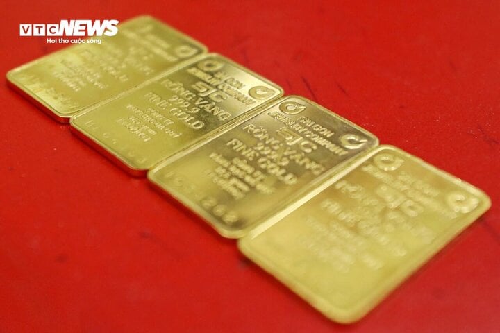 Giá vàng miếng tăng điên cuồng, sắp chạm đỉnh 92 triệu đồng/lượng.