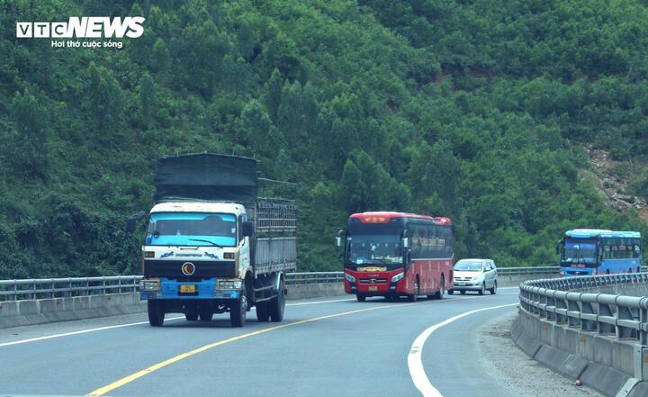 Theo quy định, các loại xe vận tải phải lắp hộp đen.