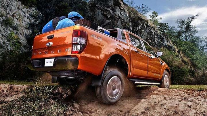 Khi sử dụng hệ dẫn động 4WD giúp xe leo dốc tốt nhất. (Ảnh minh họa).