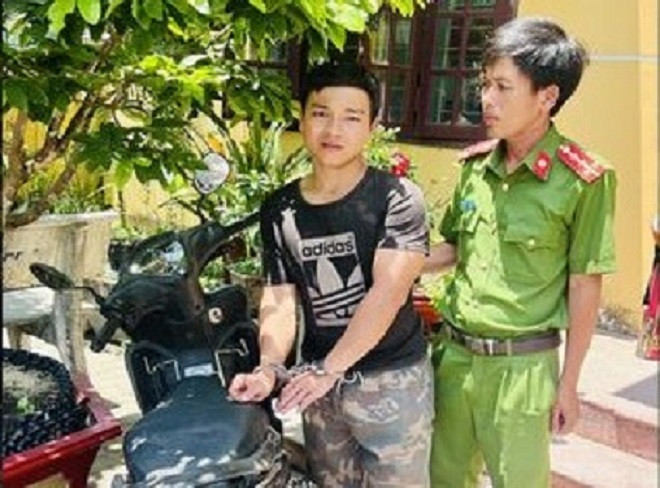 Huỳnh Tấn Vân bị bắt giữ chỉ sau một ngày gây ra 2 vụ trộm cắp. (Ảnh: C.A)