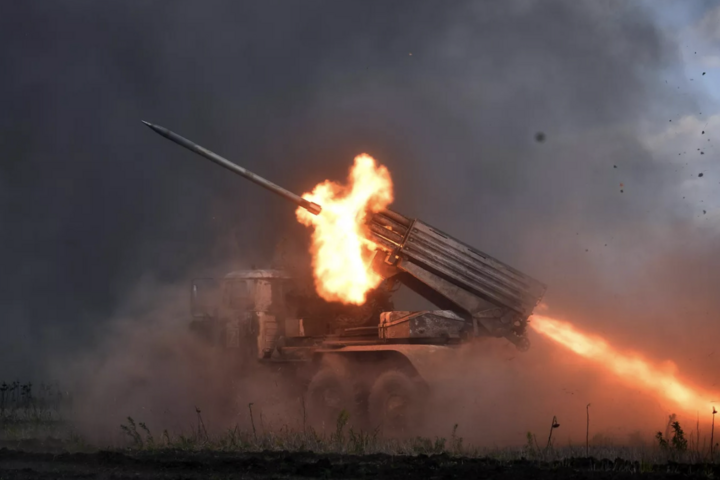 Nga kích hoạt hệ thống tên lửa phóng loạt trong chiến dịch quân sự đặc biệt ở Ukraine. (Ảnh: Sputnik)