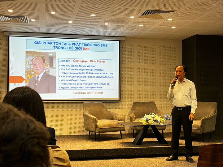 Ông Nguyễn Đình Thắng chia sẻ tại tọa đàm.