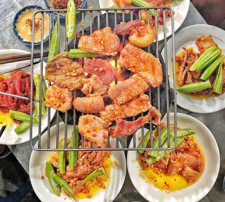 Quán nướng Cô Khanh giá bình dân và ngon. (Ảnh: B.L)
