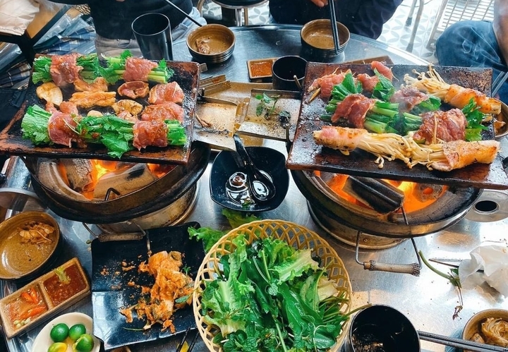 Quán nướng ngói Bắc Hải là một trong những quán nướng ngon tại Quận 10. (Ảnh: T.H)