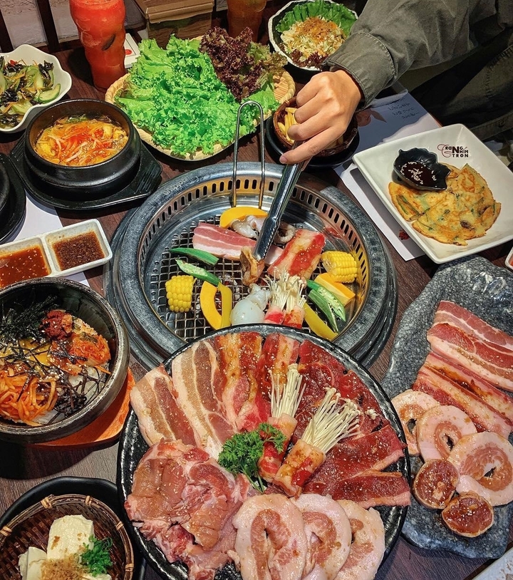 Tasaki BBQ là quán nướng hấp dẫn người sành ăn. (Ảnh: B.L)
