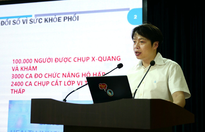 Ông Nguyễn Hữu Tú chia sẻ về hành trình khám bệnh tình nguyện lớn nhất từ trước đến nay. (Ảnh: Như Loan)