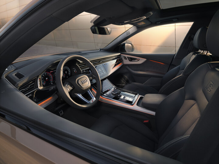 Audi Q8 2024 có giá bán từ 4,1 tỷ đồng