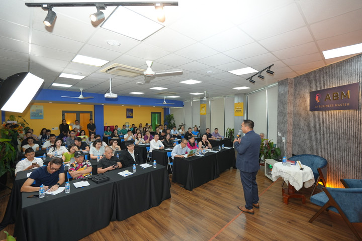 Talkshow "Vì một Việt Nam phổ cập AI" ngày 14/5.