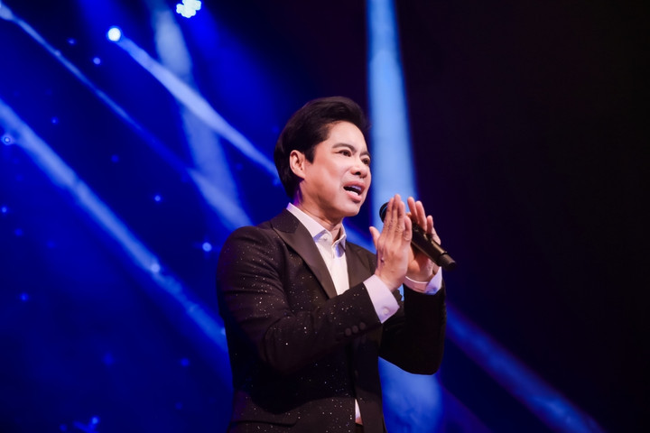 Ngọc Sơn vẫn tràn đầy năng lượng ở tuổi 56.