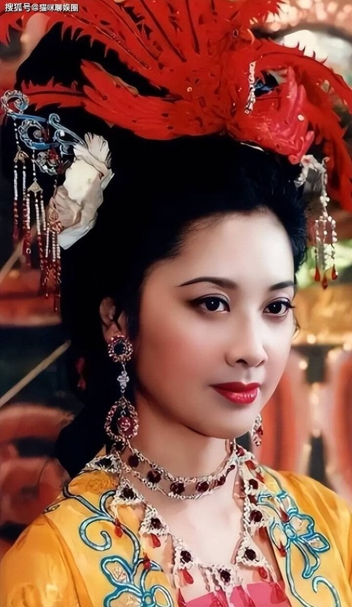 Nhan sắc của Nữ vương Tây Lương do Chu Lâm đảm nhận.