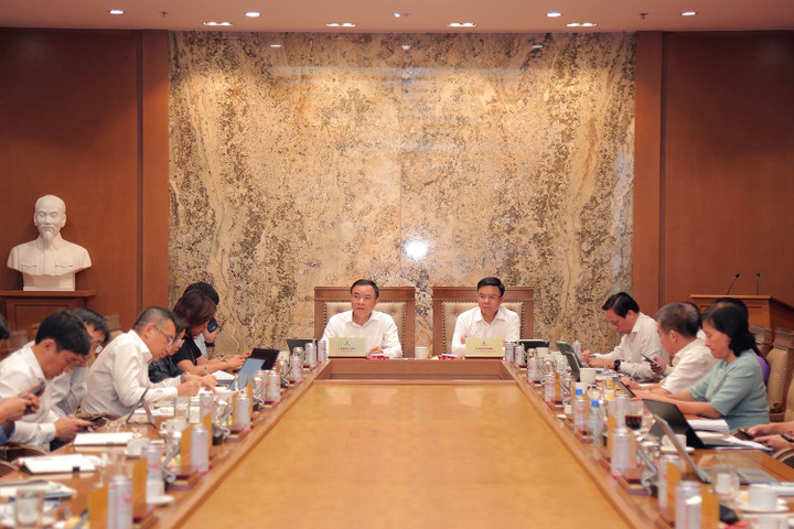 Toàn cảnh giao ban.