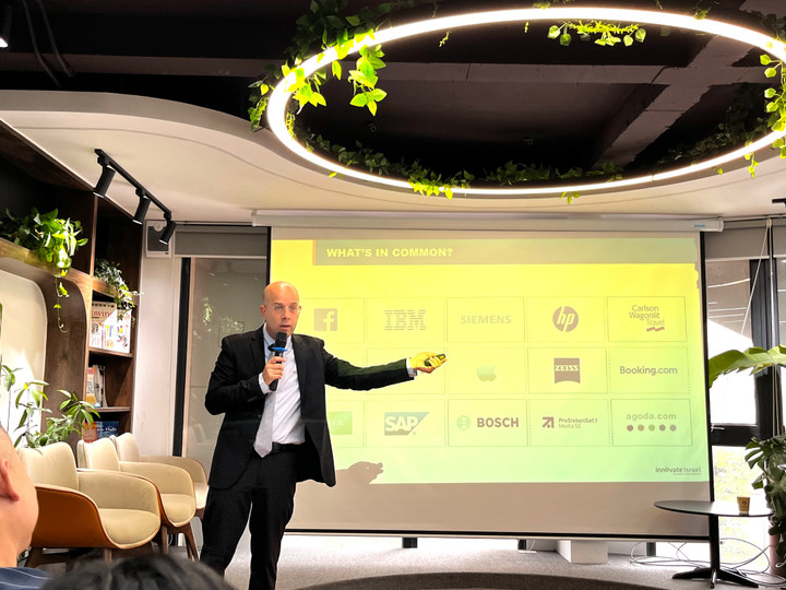 Ông Itai Green chia sẻ bài học kinh nghiệm từ những doanh nghiệp hàng đầu thế giới và Israel.