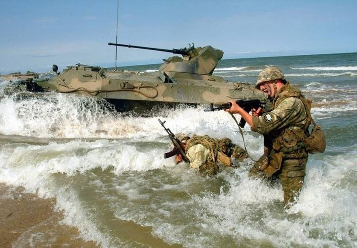 Một đơn vị thủy quân lục chiến Nga luyện tập tác chiến đổ bộ.