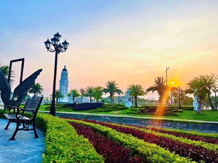 Hoàng hôn nhẹ nhàng tại Danko Avenue.