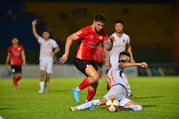 CLB Công an Hà Nội tấn công không hiệu quả.