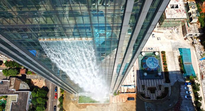 Ngoài số tiền đầu tư ban đầu hàng triệu USD, tiền điện mỗi giờ còn lên tới vài trăm nhân dân tệ (1 nhân dân tệ khoảng 3.500 đồng), tiền điện hoạt động liên tục trong một ngày lên tới hàng chục nghìn nhân dân tệ.