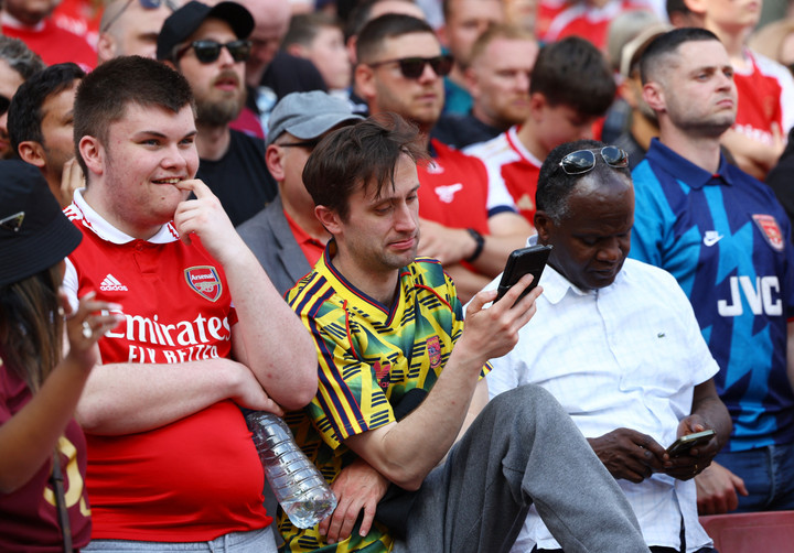 Cổ động viên Arsenal không vui với tình hình hiện tại. (Ảnh: Reuters)
