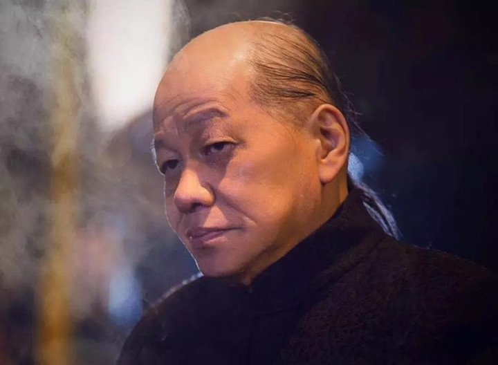 Lương Tiểu Long là cao thủ võ thuật, sánh ngang với Lý Tiểu Long.