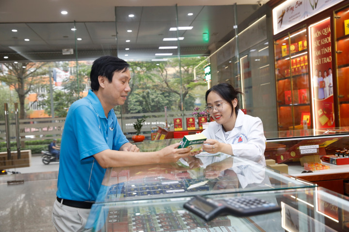 Đạo diễn Vũ Sơn Long đã tìm lại được giấc ngủ ngon sau khi sử dụng An thần ngủ ngon Tâm Bình.