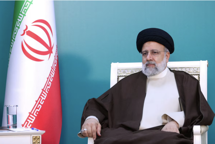Trong trường hợp Tổng thống Iran Ebrahim Raisi được xác nhận qua đời trong vụ tai nạn trực thăng, Phó Tổng thống thứ nhất Iran Mohammad Mokhber sẽ tạm thời nắm quyền tổng thống cho đến khi nước này bầu được người kế nhiệm. (Ảnh: Reuters)