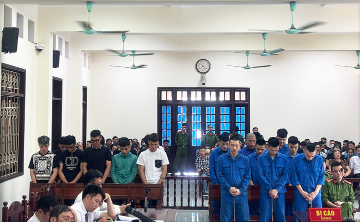 Các bị cáo tại phiên toà. (Ảnh: CTV)