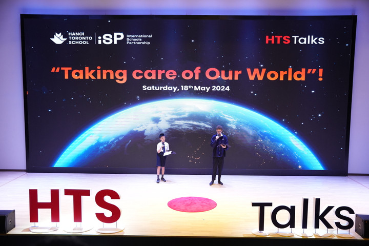 Chương trình HTS Talks tại trường Hà Nội Toronto.
