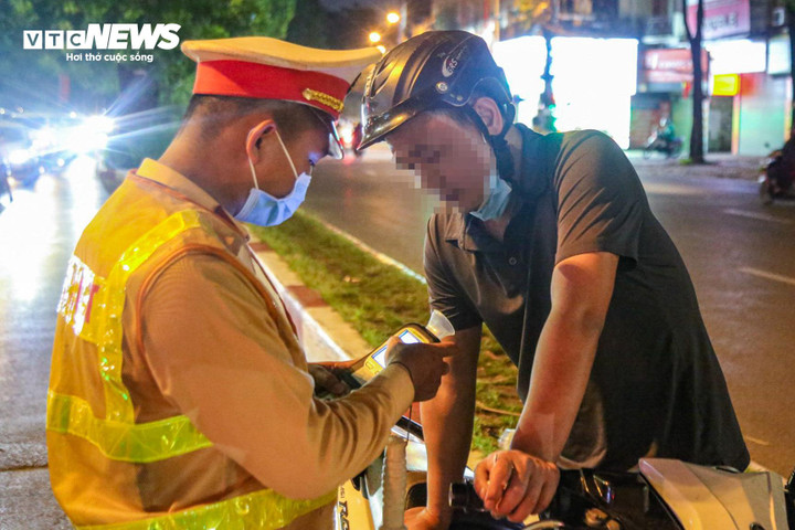 Anh D. vi phạm nồng độ cồn ở mức 0,445mg/lít khí thở.