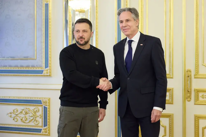 Tổng thống Ukraine Volodymyr Zelenskyy và Ngoại trưởng Mỹ Antony Blinken. (Ảnh: Getty)