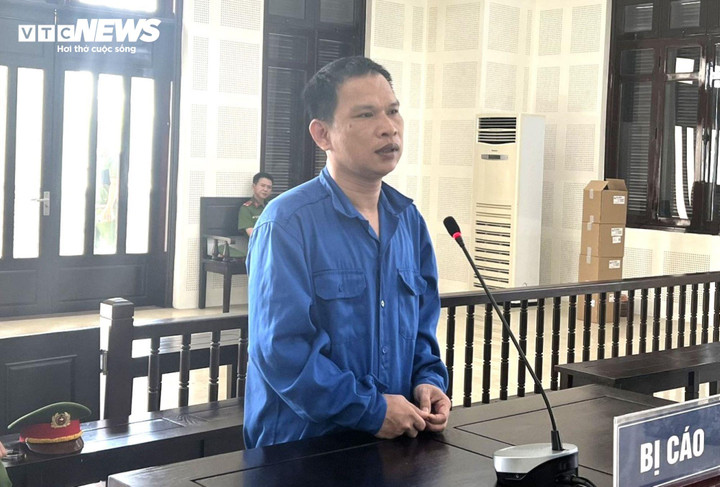 Nguyễn Quốc Việt tại phiên xét xử.