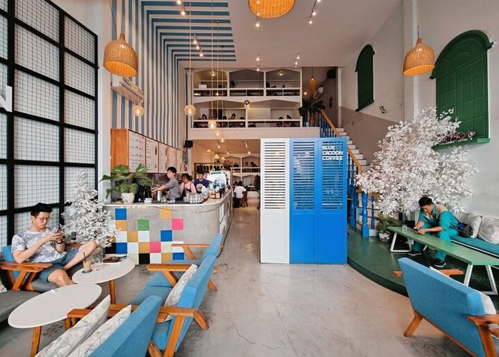 Các ô giường tại Blue Lagoon đảm bảo sự yên tĩnh, nơi bạn có thể làm việc hoặc thư giãn cùng bạn bè với đầy đủ tiện nghi. (Ảnh: Blue Lagoon)