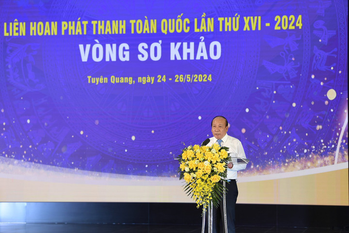Ông Trần Minh Hùng, Phó Tổng Giám đốc Đài Tiếng nói Việt Nam phát biểu khai mạc Vòng sơ khảo Liên hoan Phát thanh toàn quốc lần thứ 16 tại Tuyên Quang.