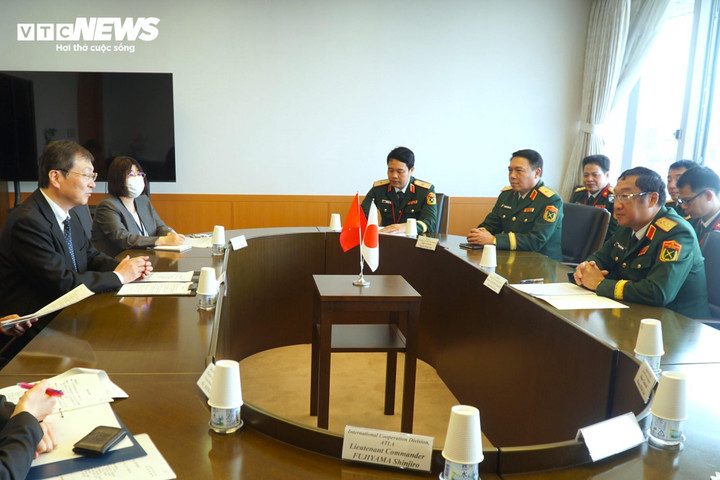 Thứ trưởng Bộ Quốc phòng Phạm Hoài Nam hội đàm với ông Fukasawa Masaki, Tổng giám đốc Cơ quan Trang bị, công nghệ và hậu cần (ATLA).
