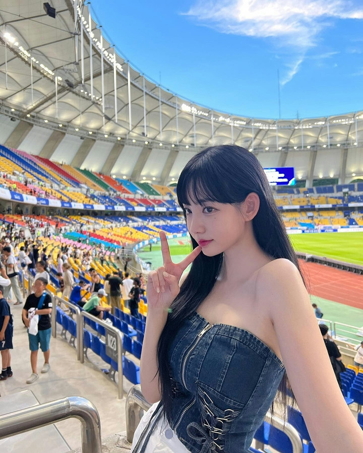 Cô từng gây chú ý với truyền thông quốc tế tác nghiệp tại World Cup 2022.