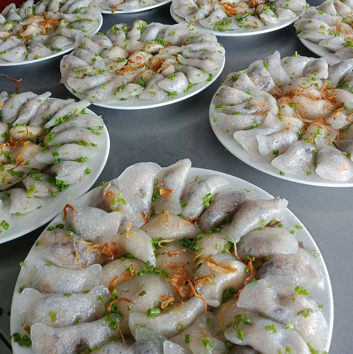 Quán dì Thái được biết đến là một trong những quán bánh bột lọc ngon ở Quảng Bình có giá cả vô cùng phải chăng.