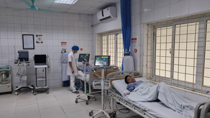 5 nạn nhân đang nằm điều trị tại khoa Cấp cứu.