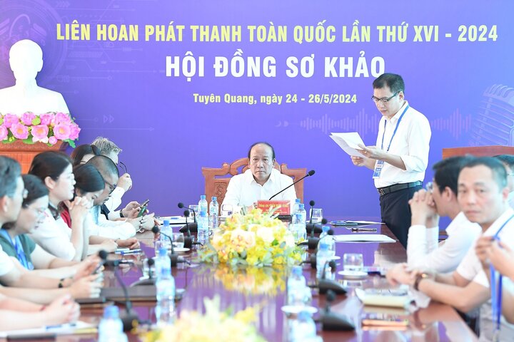 Nhà báo Đồng Mạnh Hùng, Trưởng ban Thư ký biên tập VOV cho biết, Liên hoan Phát thanh lần thứ XVI thu hút 81 đơn vị dự thi với 380 tác phẩm.