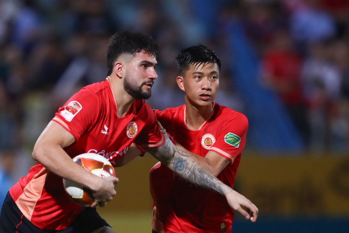 Elias ghi bàn cho CLB Công an Hà Nội.