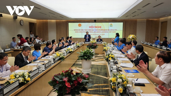 Tại cuộc làm việc, Thủ tướng cho ý kiến về 12 đề xuất, kiến nghị của Tổng Liên đoàn Lao động Việt Nam.