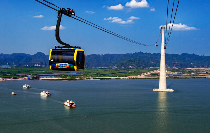 Cáp treo Cát Bà xác lập kỷ lục trụ cáp treo cao nhất thế giới.