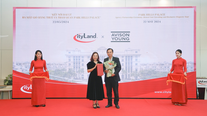 Đại diện CityLand và Công ty Avison Young.