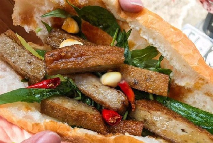 Bánh mì chả cá không chỉ thơm ngon mà còn rất giàu dinh dưỡng.