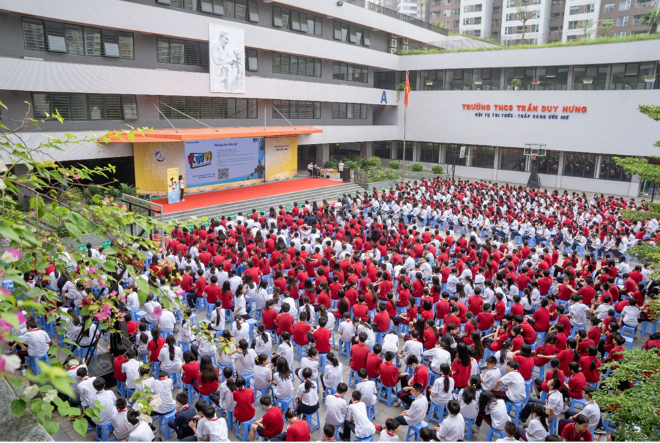 Hoạt động giới thiệu chương trình tại trường THCS Trần Duy Hưng, Hà Nội.