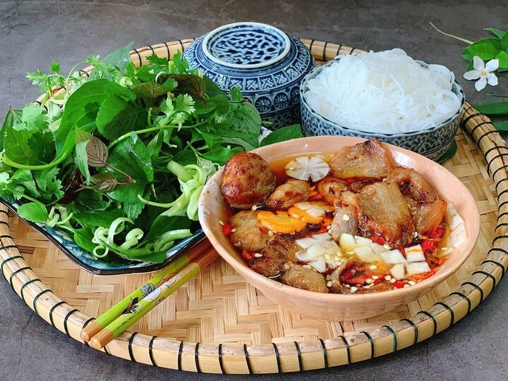 Bún chả chuẩn vị Hà Nội.