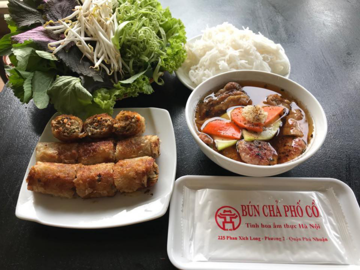 Bún chả Phố Cổ.