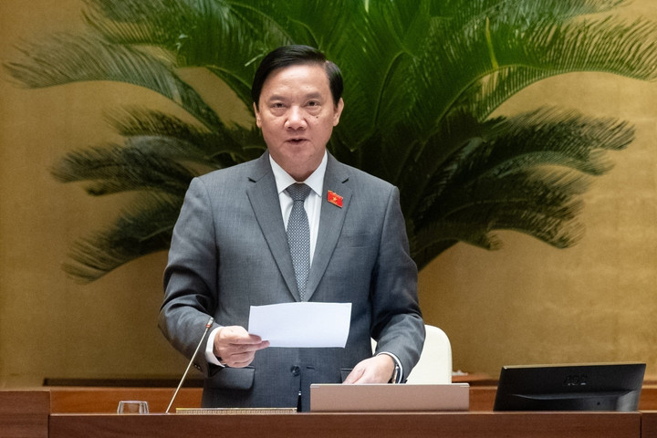 Phó Chủ tịch Quốc hội Nguyễn Khắc Định phát biểu.