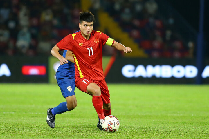 Tiền đạo Nguyễn Văn Tùng có thời gian đeo băng thủ quân đội U23 Việt Nam. Nguồn: Báo Thanh Niên