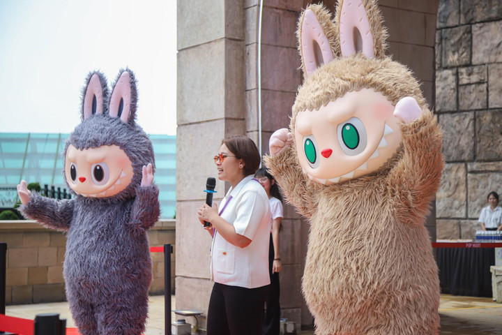 Bộ đôi Labubu - 2 nhân vật “đình đám” đến từ POP LAND.