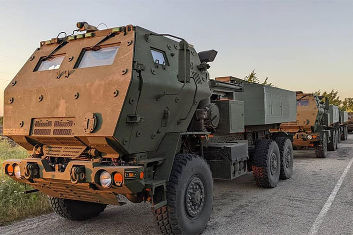 Các hệ thống pháo phản lực HIMARS do Mỹ viện trợ cho Ukraine có khả năng mang theo tên lửa tấn công tầm xa. (Ảnh: Bộ Quốc phòng Ukraine)